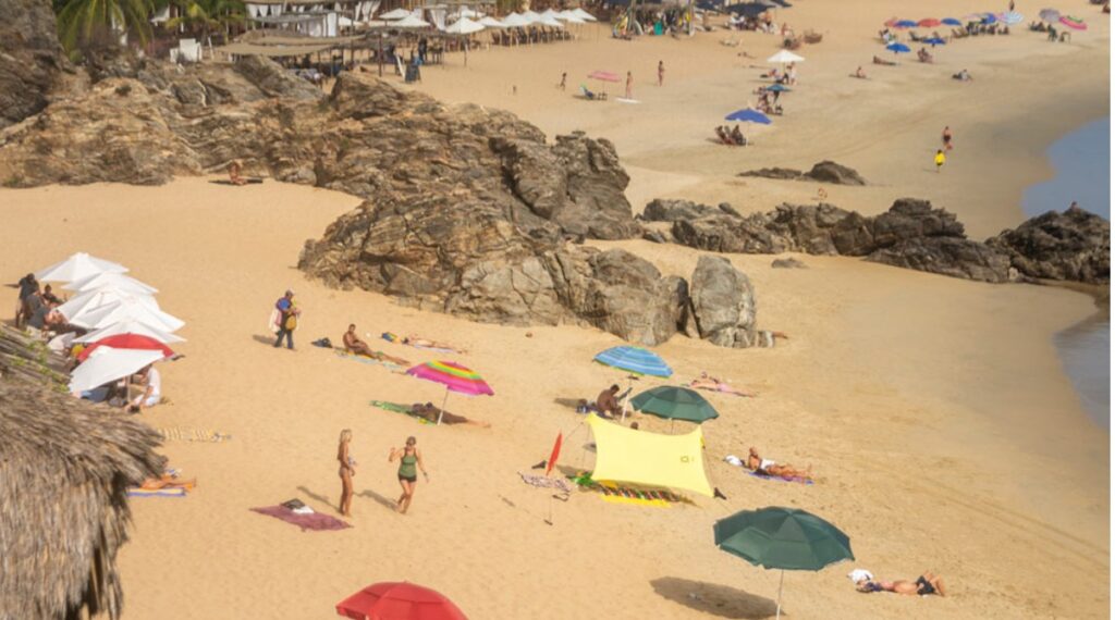 zipolite nude beach