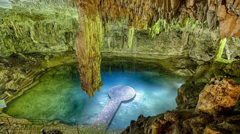 Cenote Suytun Mexico